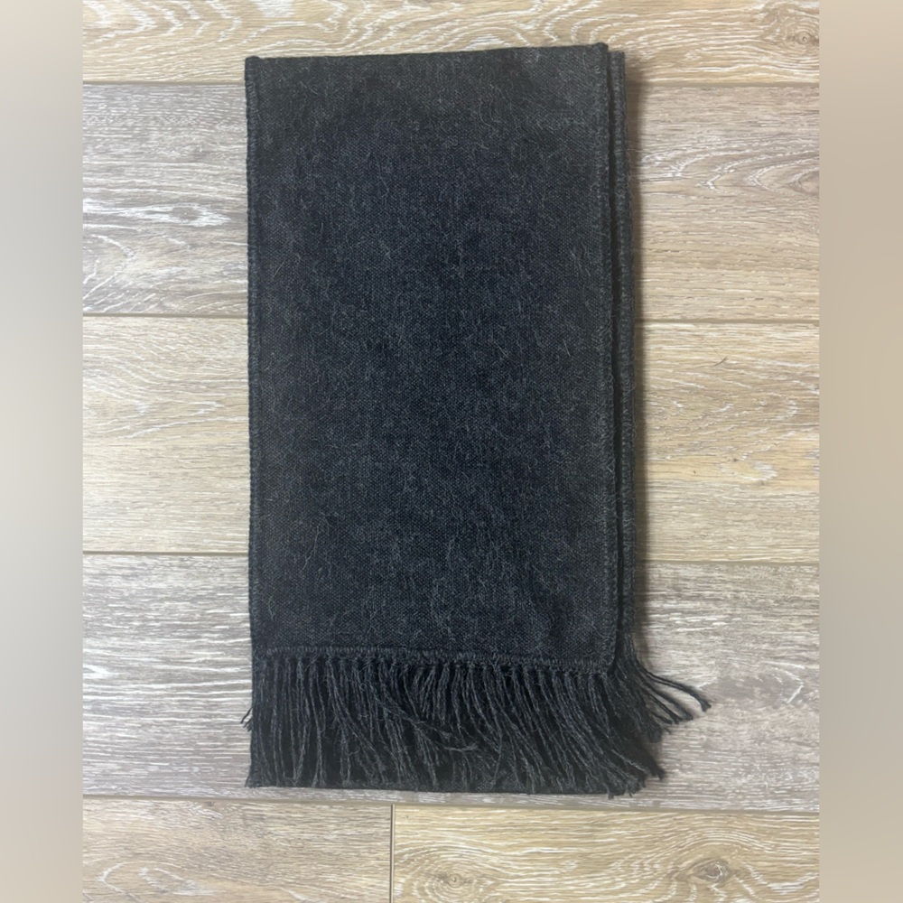 Novica Scarf OS Gray Alpaca Blend Made In Peru Minimalist Quiet Luxury Preppy